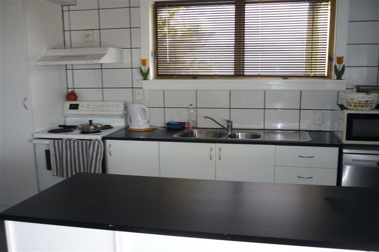 Photo of property in 31 Sunset Road, Totara Vale, Auckland, 0632