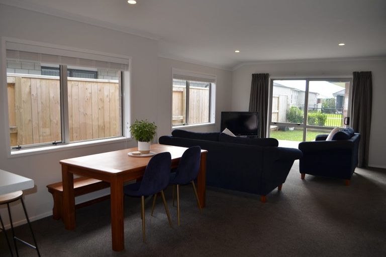 Photo of property in 16 Naeo Close, Papamoa Beach, Papamoa, 3118