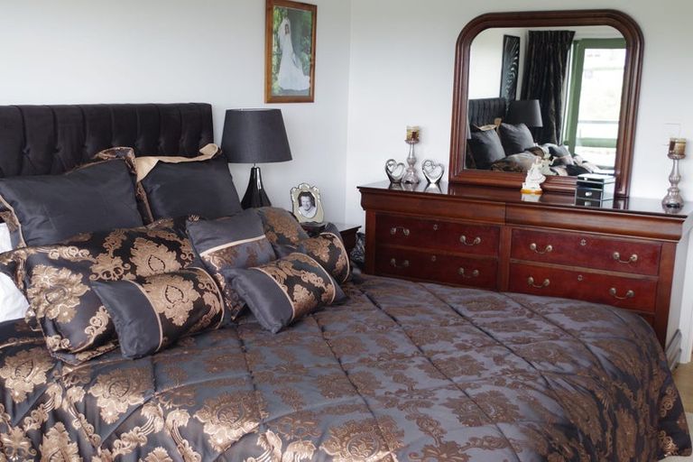 Photo of property in 121 Cashmere Drive, Fitzherbert, Palmerston North, 4410