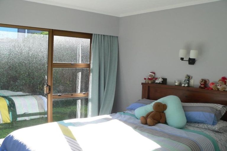 Photo of property in 14a Ngatitoa Street, Tawa, Wellington, 5028