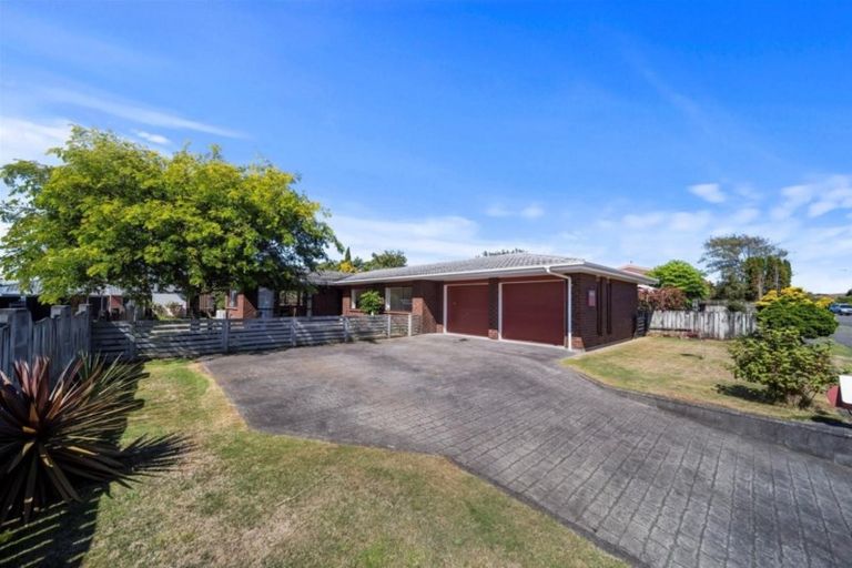 Photo of property in 162 Heta Road, Highlands Park, New Plymouth, 4312