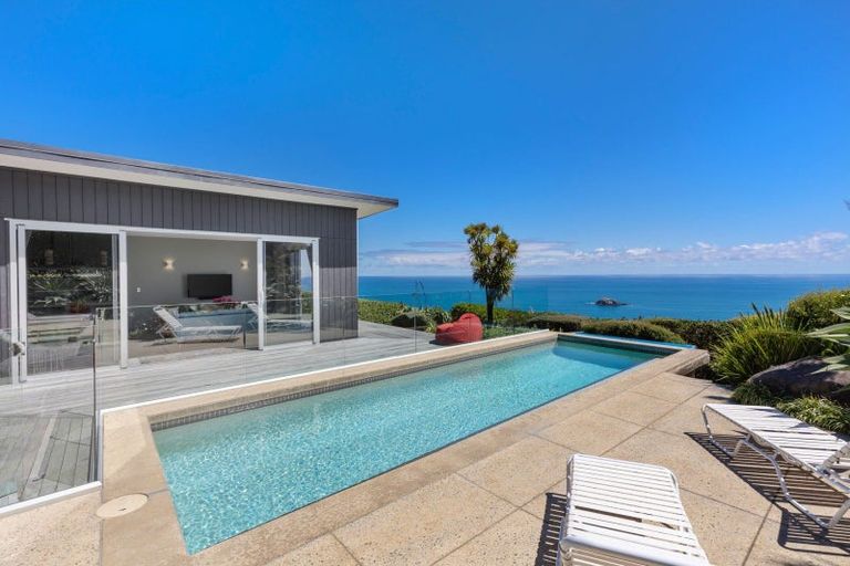 Photo of property in 411 Oaia Road, Muriwai, 0881