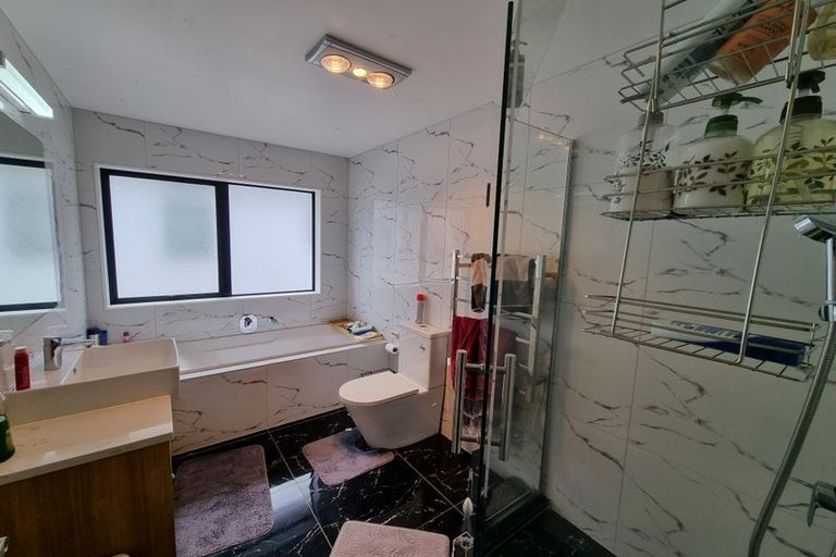 Photo of property in 19 Hakinakina Drive, Flat Bush, Auckland, 2019