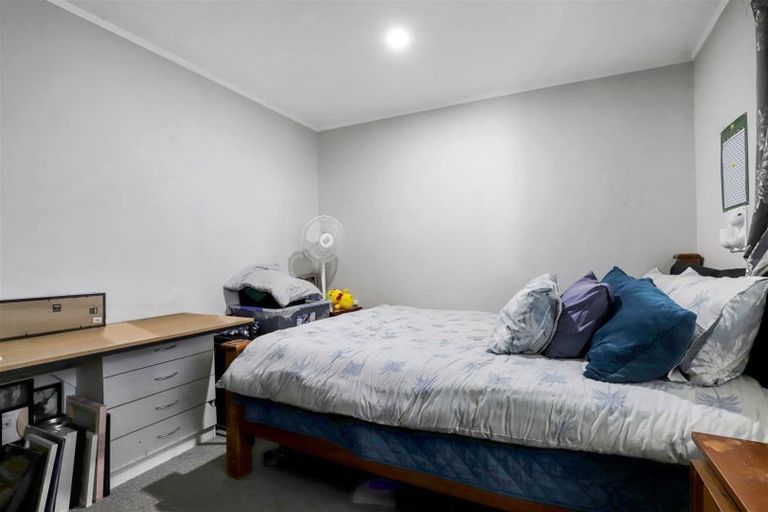 Photo of property in 311 Roscommon Road, Clendon Park, Auckland, 2103