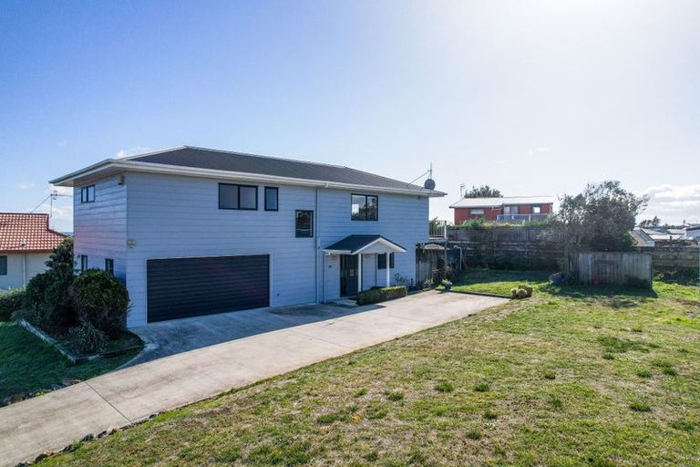 Photo of property in 15 Aranui Avenue, Waitarere Beach, Levin, 5510