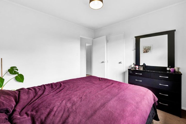 Photo of property in 24 Poplar Grove, Whalers Gate, New Plymouth, 4310