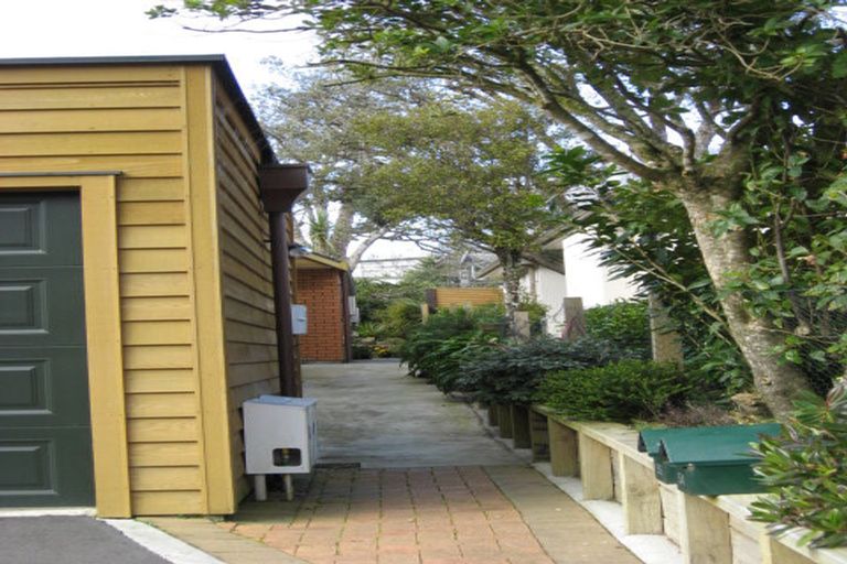 Photo of property in 54 Futuna Close, Karori, Wellington, 6012