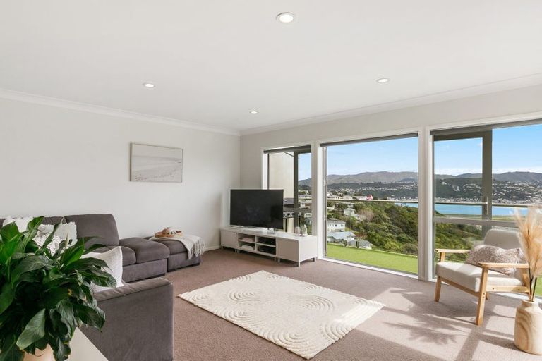 Photo of property in 15 Birkhall Grove, Strathmore Park, Wellington, 6022