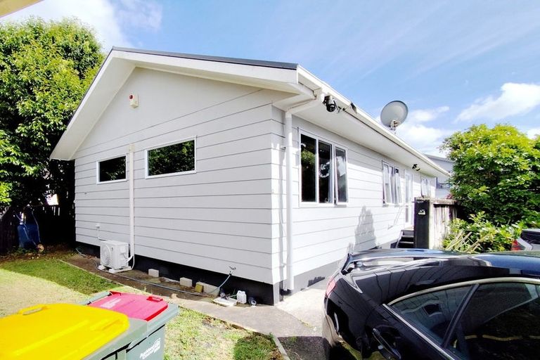 Photo of property in 12a Hinton Place, Weymouth, Auckland, 2103