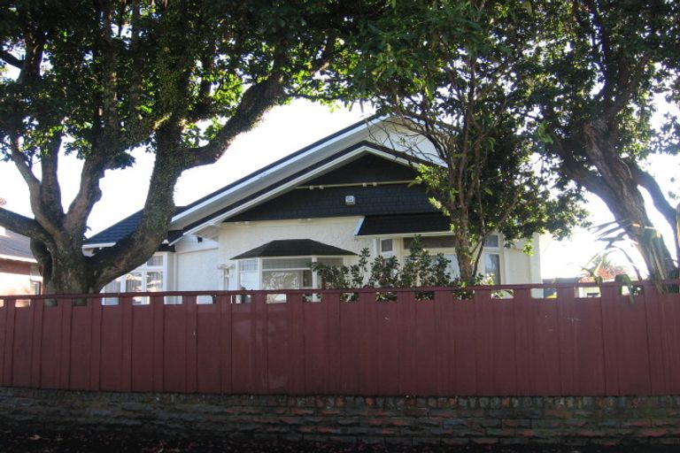 Photo of property in 5 Cudby Street, Woburn, Lower Hutt, 5011