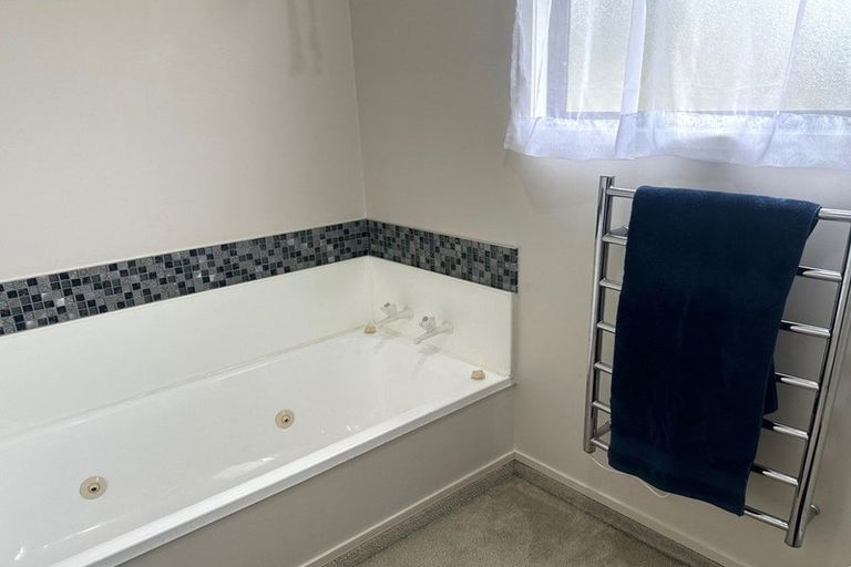 Photo of property in 21 Haruru Falls Road, Haruru, 0204