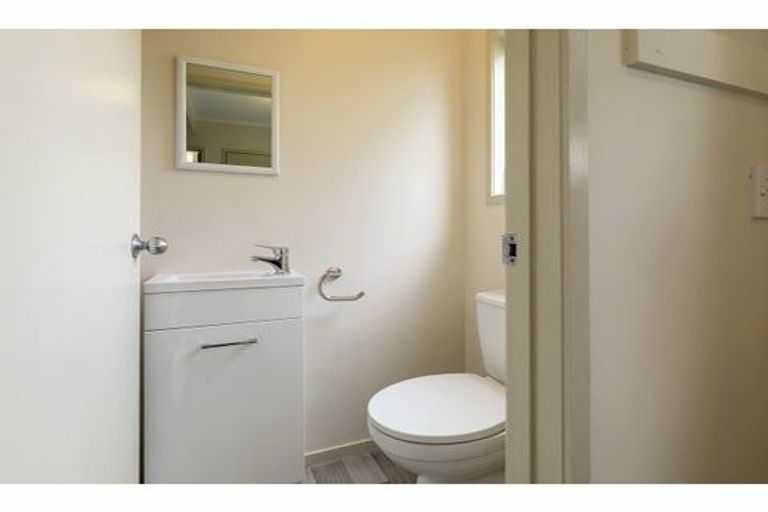 Photo of property in 3/54 Swanson Road, Henderson, Auckland, 0610