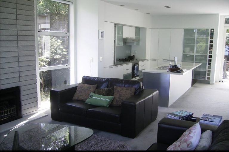 Photo of property in 53 Arapito Road, Titirangi, Auckland, 0604