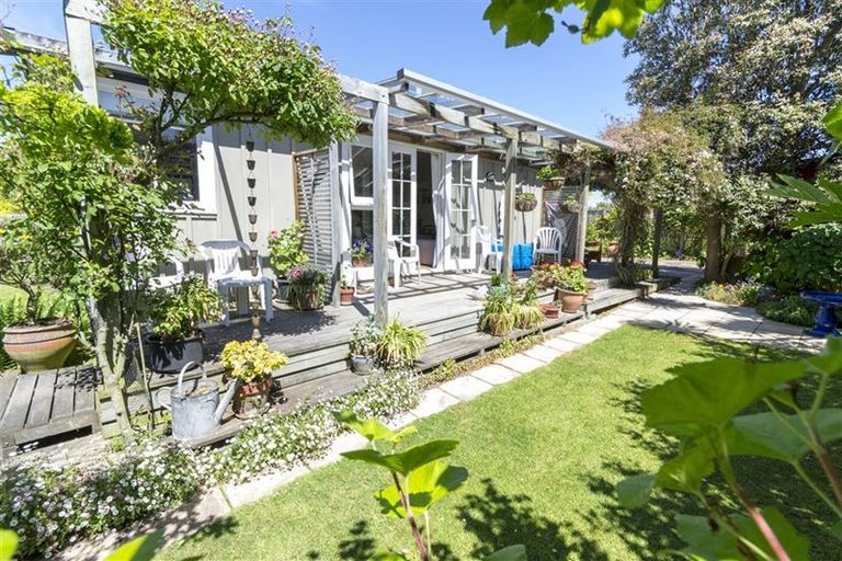 Photo of property in 72 Park Terrace, Waikuku Beach, 7473