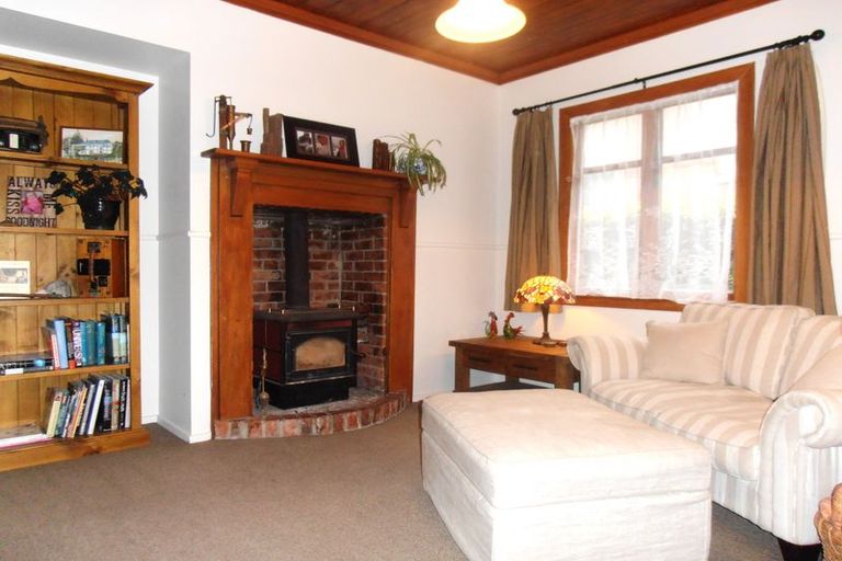 Photo of property in 4 Avenue Road, West End, Timaru, 7910