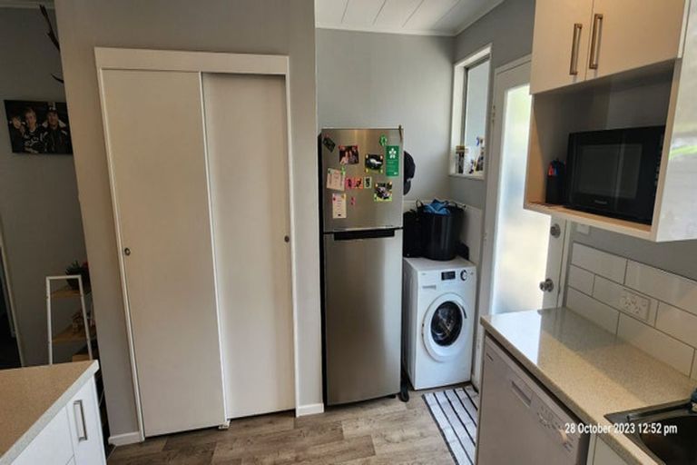 Photo of property in 2/80 Airlie Road, Plimmerton, Porirua, 5026