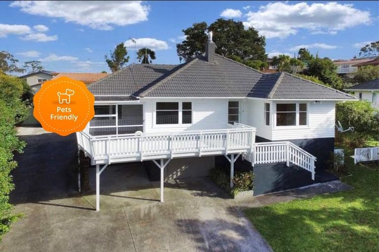 Photo of property in 2/10 Roband Avenue, Glenfield, Auckland, 0629