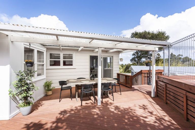 Photo of property in 1/37 Roberts Road, Glenfield, Auckland, 0629