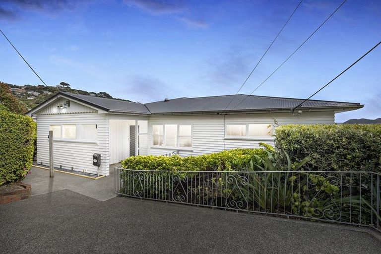 Photo of property in 36 Tio Tio Road, Miramar, Wellington, 6022