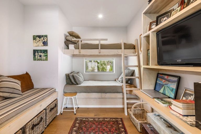 Photo of property in 10 Avignon Place, Fairhall, 7272