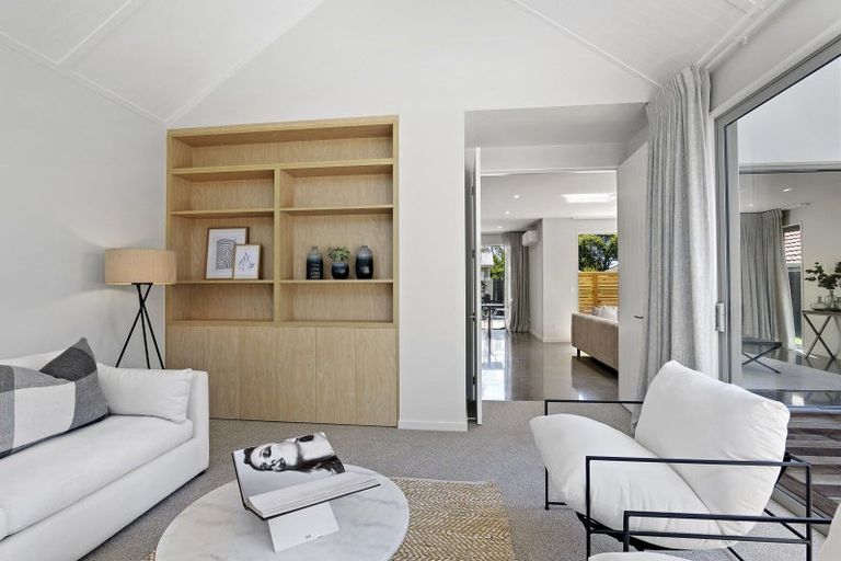 Photo of property in 96a Saint James Avenue, Papanui, Christchurch, 8053