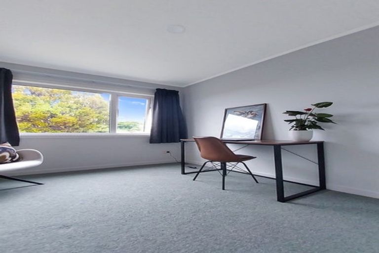 Photo of property in 2/53 Verran Road, Birkenhead, Auckland, 0626