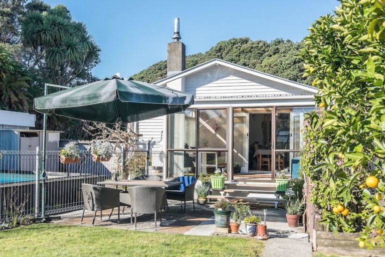 Photo of property in 119 Amohia Street, Paraparaumu, 5032