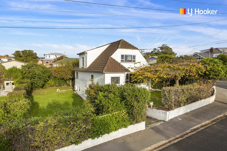 Photo of property in 32 Duckworth Street, Andersons Bay, Dunedin, 9013