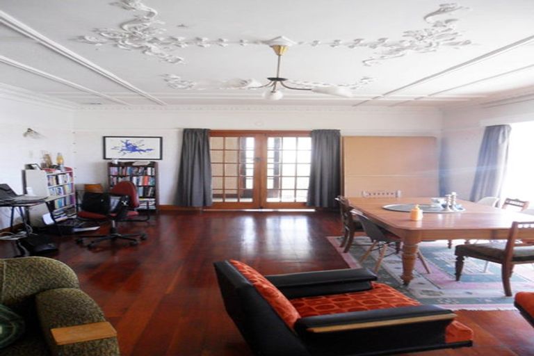 Photo of property in 2 Queens Drive, Kilbirnie, Wellington, 6022