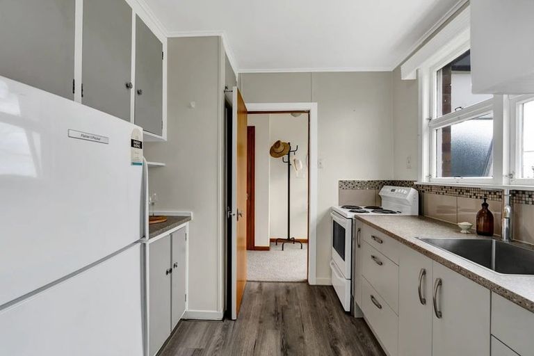 Photo of property in 2/53 Young Street, New Plymouth, 4310