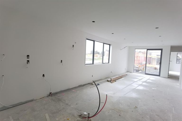 Photo of property in 6 Fredrick Hanson Road, Papakura, 2110