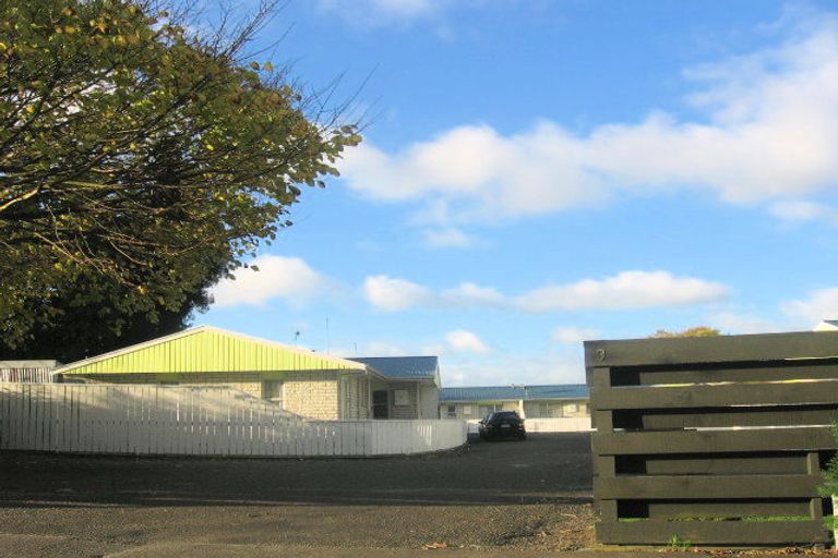 Photo of property in 3 Seddon Street, Takaro, Palmerston North, 4412