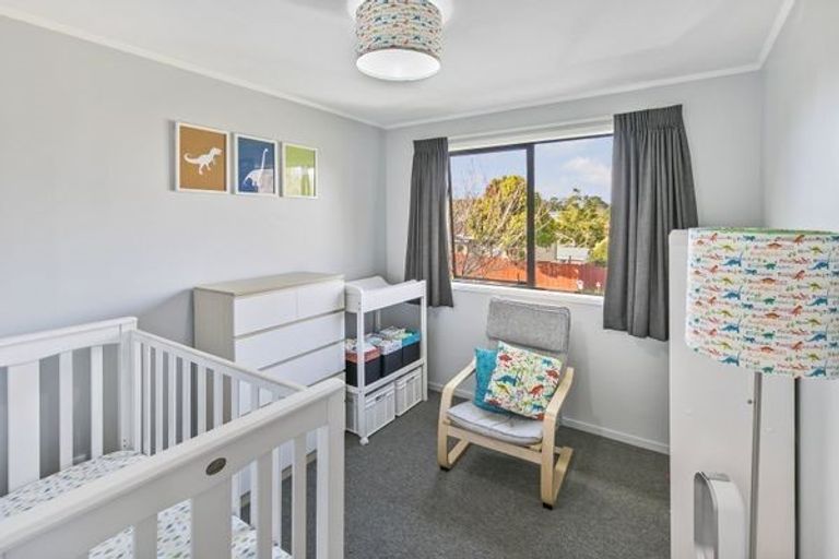 Photo of property in 15 Chislehurst Street, Henderson, Auckland, 0612