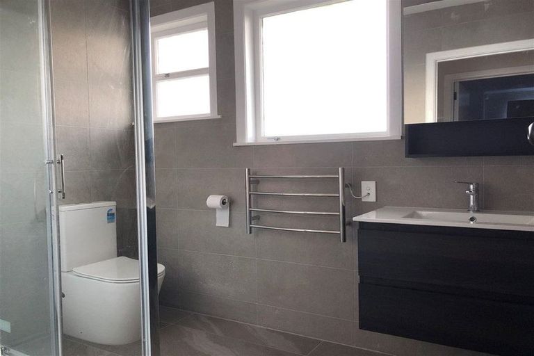 Photo of property in 496 Don Buck Road, Massey, Auckland, 0614