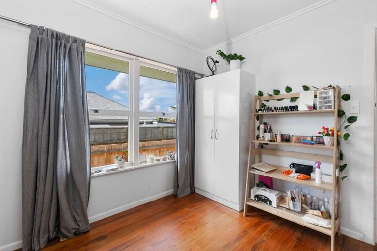 Photo of property in 2/13 Creamer Avenue, Belmont, Auckland, 0622