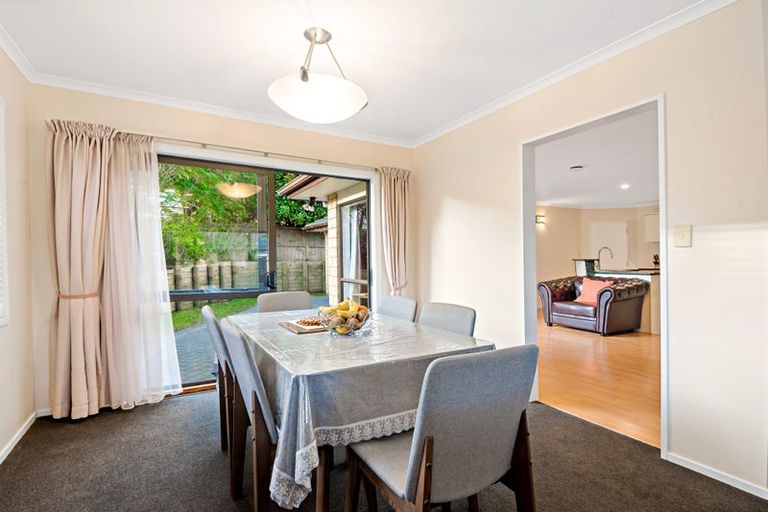 Photo of property in 11 Walter Haddrell Crescent, Flat Bush, Auckland, 2016