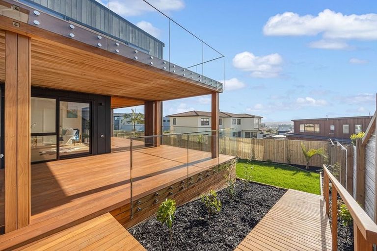 Photo of property in 9 Michael Richard Place, East Tamaki Heights, Auckland, 2016