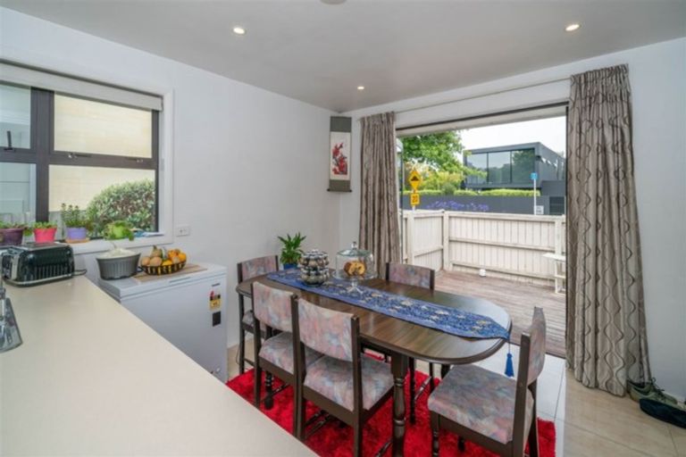 Photo of property in 1/111 Aikmans Road, Merivale, Christchurch, 8014