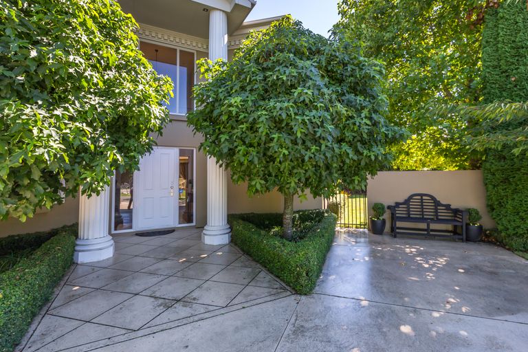 Photo of property in 6 Leabridge Mews, Harewood, Christchurch, 8051