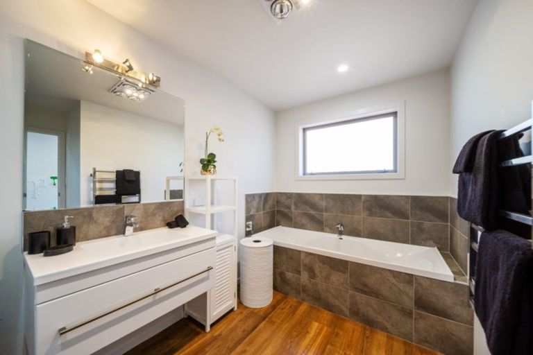 Photo of property in 19b Kenmore Street, Westown, New Plymouth, 4310