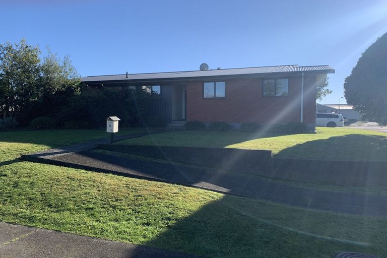 Photo of property in 5 Canteen Street, Marton, 4710