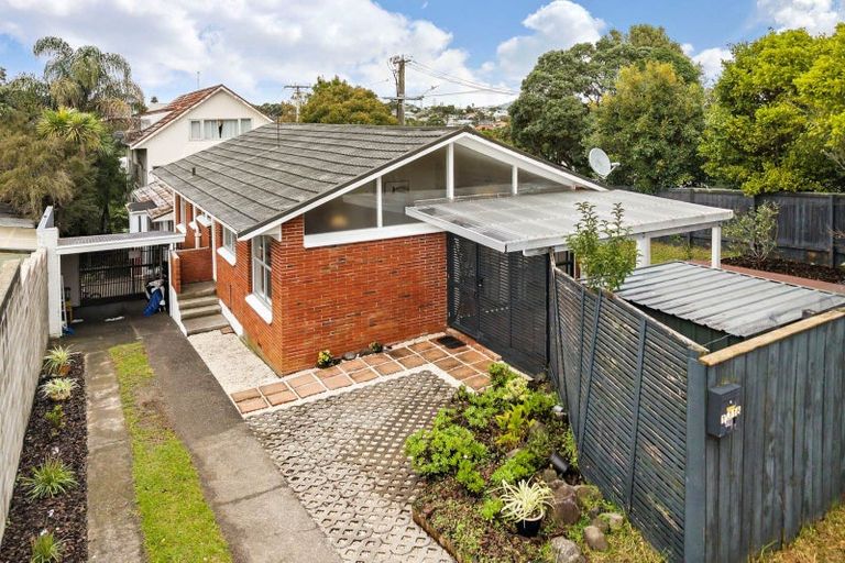 Photo of property in 1/118 Lake Road, Belmont, Auckland, 0622