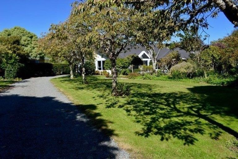 Photo of property in 116 School Road, Te Horo, Otaki, 5582