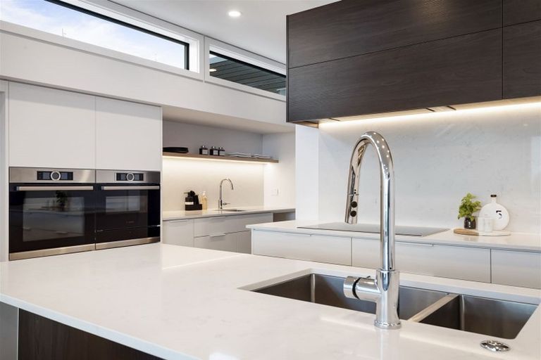 Photo of property in 35a Gulf View Road, Murrays Bay, Auckland, 0630