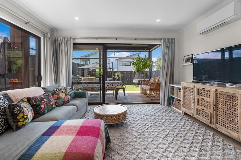 Photo of property in 11 Oioi Road, Hobsonville, Auckland, 0616