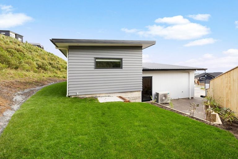 Photo of property in 41 Ken Douglas Drive, Aotea, Porirua, 5024