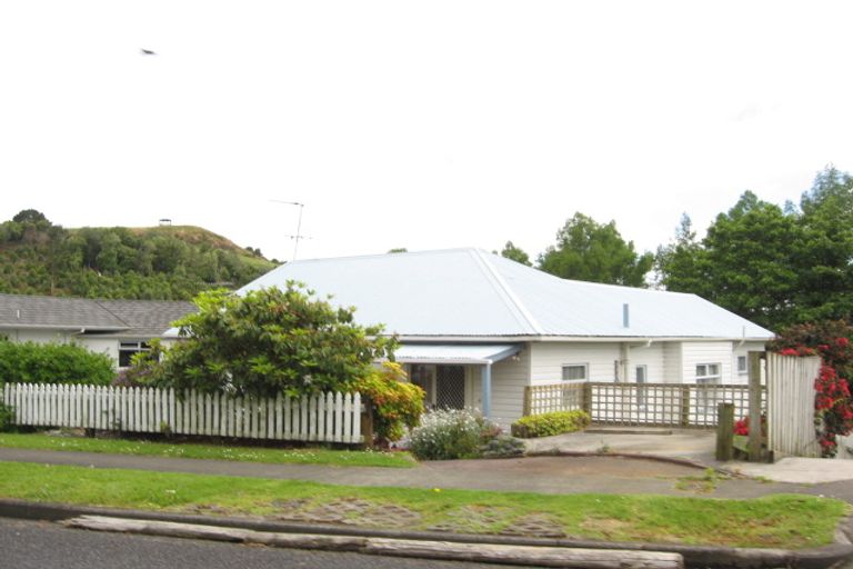 Photo of property in 13 Prospect Terrace, Pukekohe, 2120