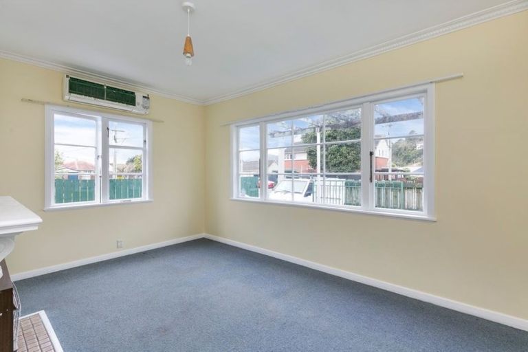 Photo of property in 369 Waiwhetu Road, Fairfield, Lower Hutt, 5011