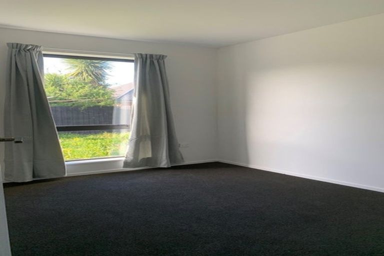 Photo of property in 33 Tuckers Road, Redwood, Christchurch, 8051