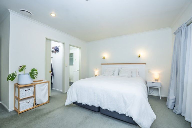 Photo of property in 12 Hastings Place, Hamilton Lake, Hamilton, 3204